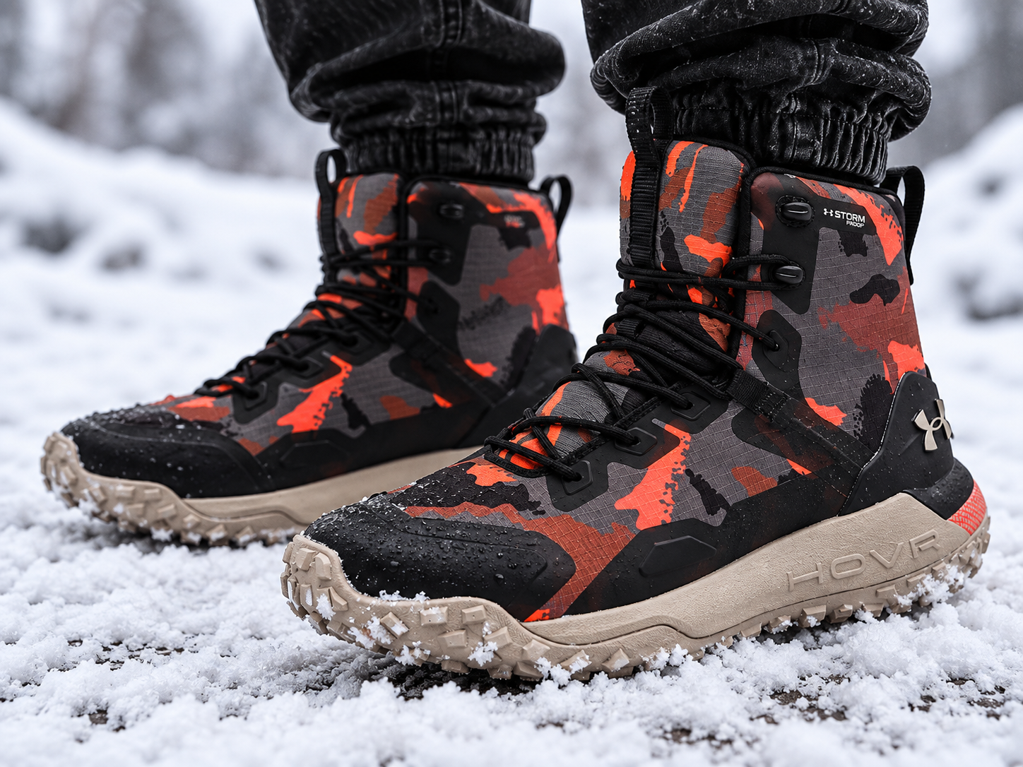 Under Armour HOVR Dawn WP 400G — на ноге